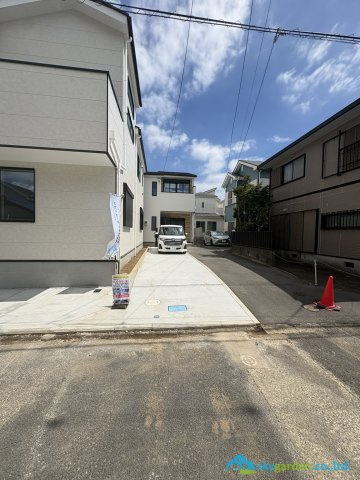 平塚市達上ヶ丘２期　新築戸建　全2棟2号棟の駐車場