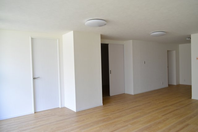 府中市晴見町１丁目の中古マンションの居間・リビング