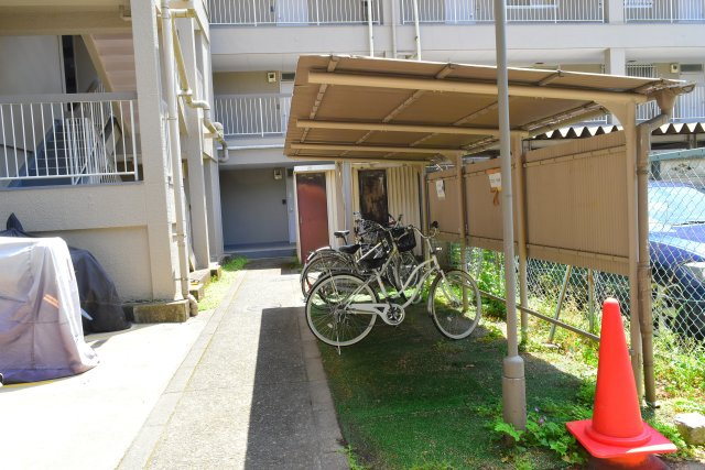 府中市晴見町１丁目の中古マンションの駐輪場