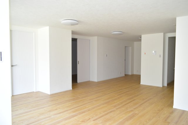 府中市晴見町１丁目の中古マンションの居間・リビング