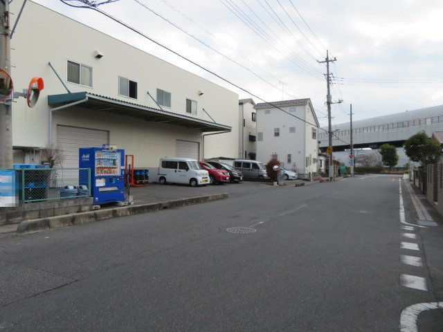 草加市青柳４丁目の倉庫