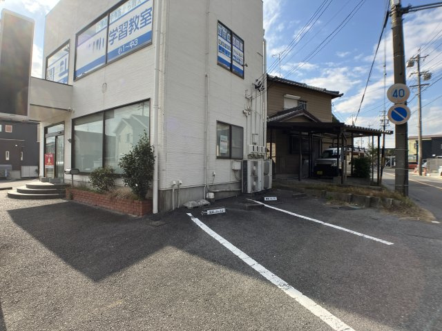 若宮東ビルの駐車場