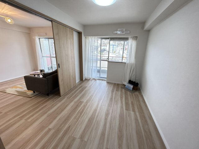 【洋室】 | グランドハイツ甲陽園 | 広々とした洋室です