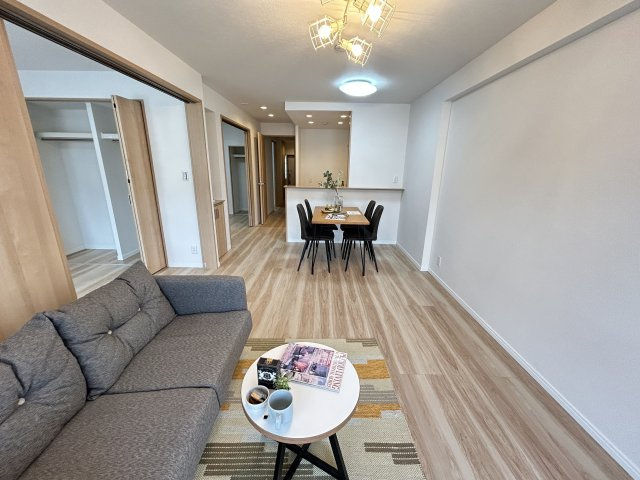 【居間・リビング】 | グランドハイツ甲陽園 | リビングです