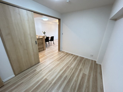 【洋室】 | グランドハイツ甲陽園 | 落ち着いた色調の洋室です