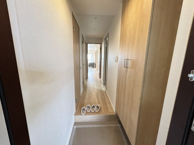 【玄関】 | グランドハイツ甲陽園 | 収納もある玄関です