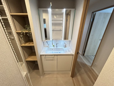 【独立洗面台】 | グランドハイツ甲陽園 | 独立洗面化粧台が付いています