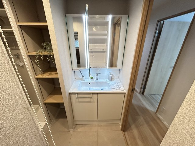 【独立洗面台】 | グランドハイツ甲陽園 | 独立洗面化粧台が付いています