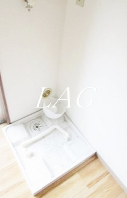 【設備】 | 粕谷ビル | 室内洗濯機置き場です。