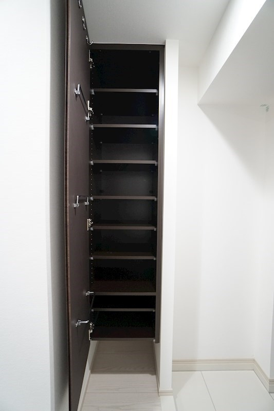 メインステージ三ノ輪WESTの玄関