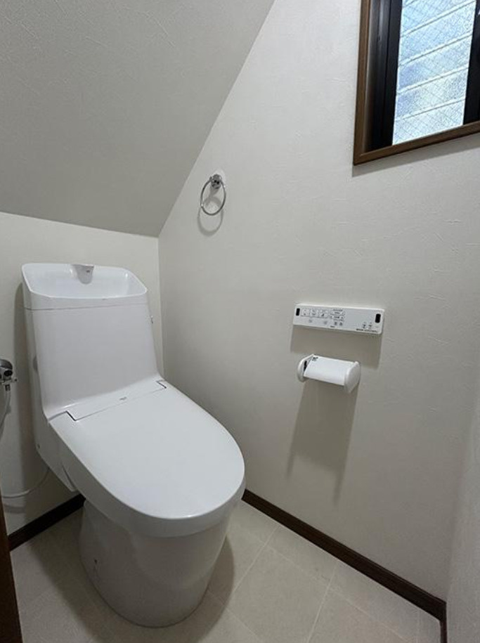 横浜市鶴見区東寺尾東台 中古戸建て【仲介手数料無料】のトイレ