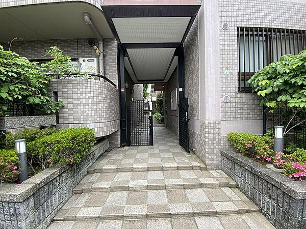 豊中上野西パークハウスの玄関