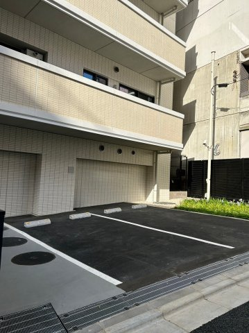 パークホームズ本郷三丁目の駐車場
