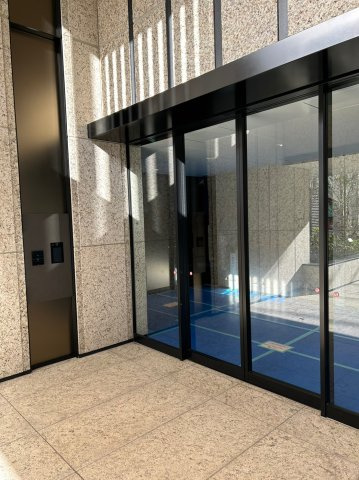 パークホームズ本郷三丁目のエントランス