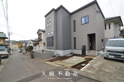 【前面道路含む現地写真】 | 綾瀬市寺尾釜田3丁目 新築戸建て   全1棟【仲介手数料無料】 | ※令和8年3月上旬に撮影