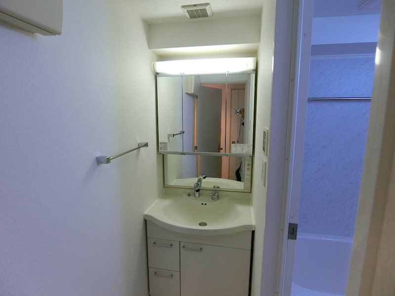 レガロ新御徒町ステーションパレスの独立洗面台