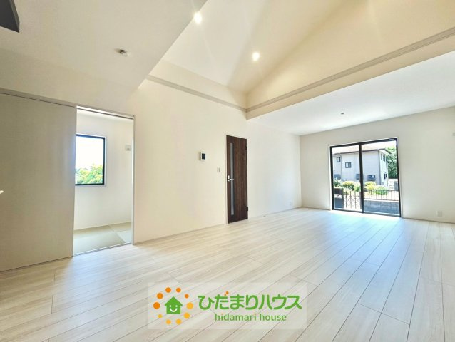 加須市多門寺　新築一戸建て　02　リーブルガーデンの居間・リビング