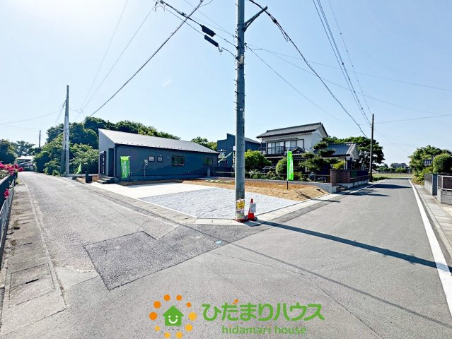 加須市多門寺　新築一戸建て　02　リーブルガーデンの前面道路含む現地写真