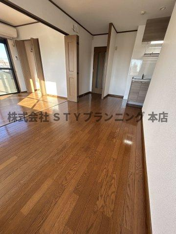 仲介手数料０円！WISTERIA社台　L.Hの居間・リビング