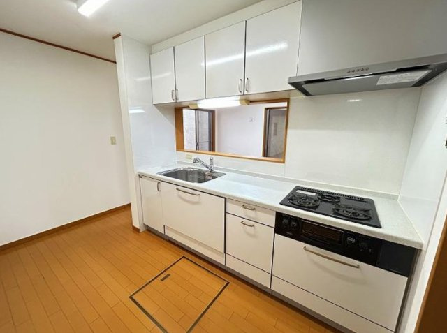 横浜市鶴見区東寺尾東台 中古戸建て【仲介手数料無料】のキッチン