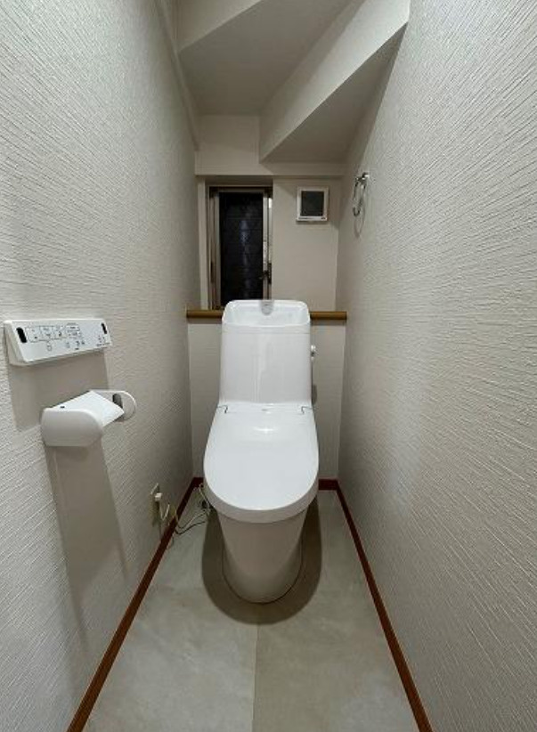 横浜市鶴見区東寺尾東台 中古戸建て【仲介手数料無料】のトイレ