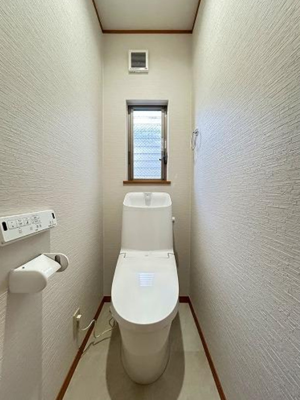 横浜市鶴見区東寺尾東台 中古戸建て【仲介手数料無料】のトイレ