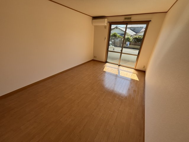 シャルマン　A棟 の居間・リビング