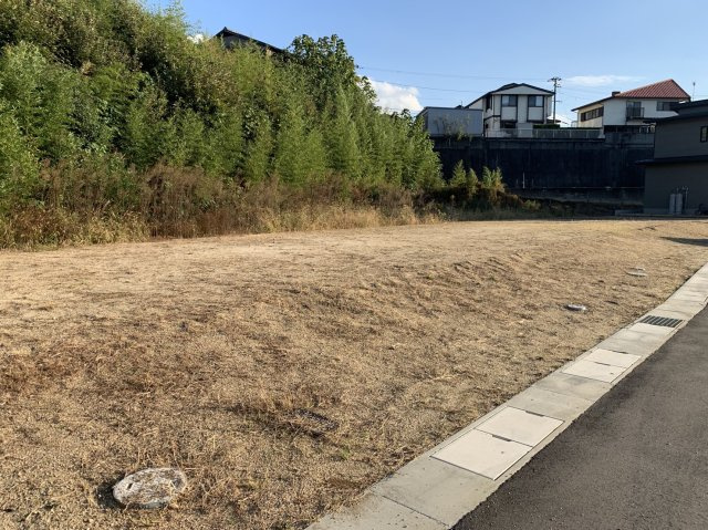 児島小川9丁目11区画分譲地の前面道路含む現地写真