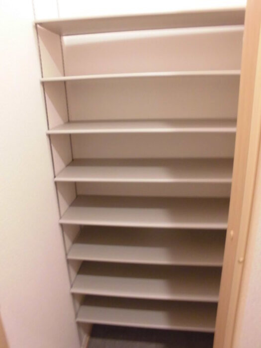 川崎市多摩区堰２丁目のアパートの玄関