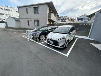 【駐車場】