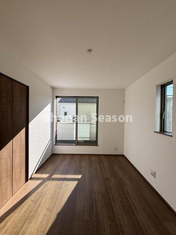 【洋室】 | 2面採光でどのお部屋も明るいですよ☆