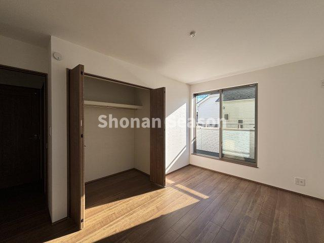 【寝室】 | 各居室に収納完備いたしました◎