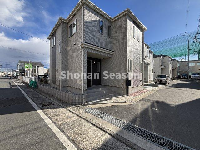 【外観】 | 角地につき開放感がございます。
