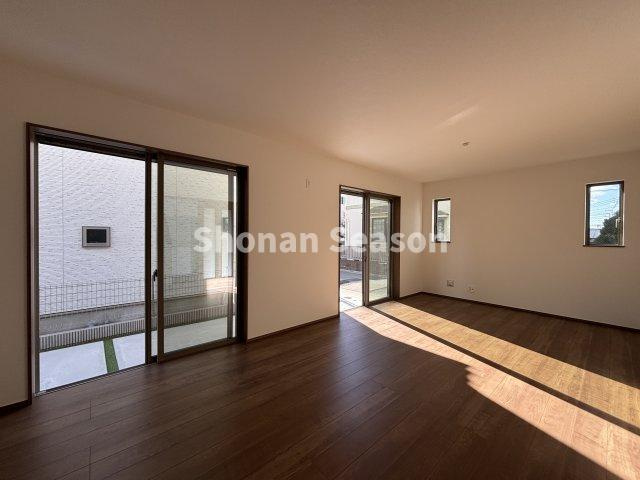 【居間・リビング】 | 家族が集まってもくつろげるLDK18帖越え！