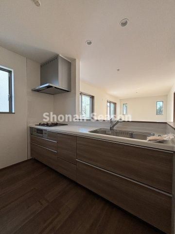 【キッチン】 | 同時調理可能な３口コンロです◎