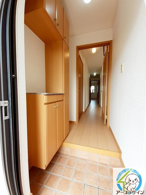 ローレルコートSの玄関