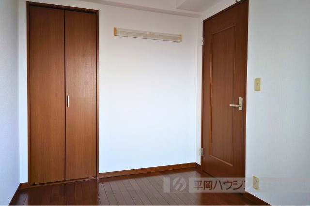 チェリーコートの洋室|左側洋室　