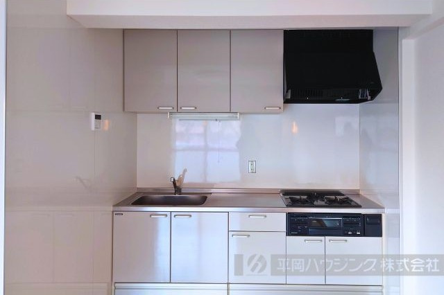 チェリーコートのキッチン|収納たっぷりのキッチンは便利