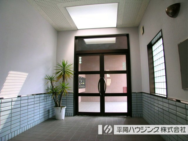 チェリーコートのエントランス|エントランス　建物の内側より