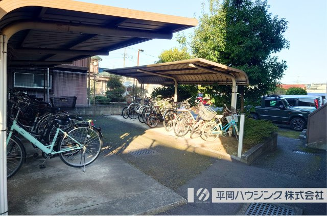 チェリーコートのその他共用部分|屋根付き駐輪場