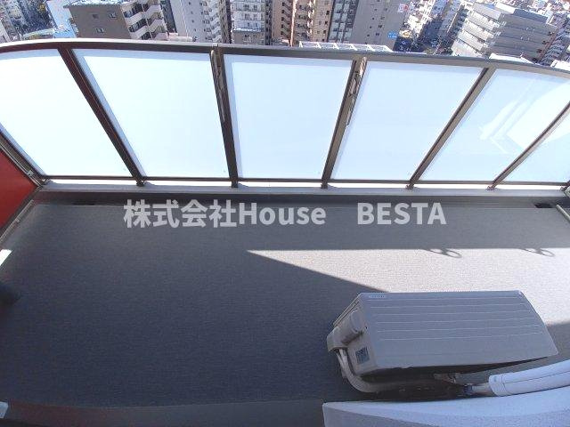 GENOVIA神戸新開地駅前のバルコニー