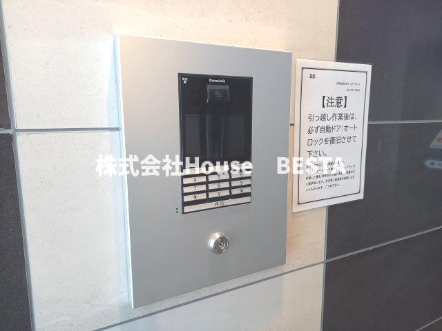 GENOVIA神戸新開地駅前のエントランス