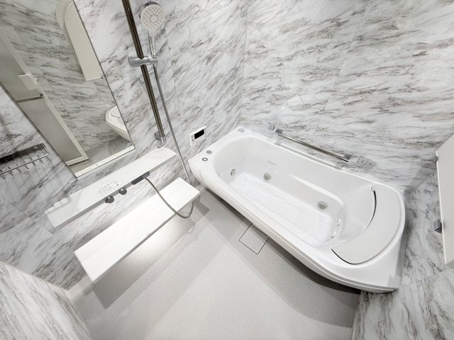 エルシオ玉川上水の浴室|新規交換のシステムバス。リラックスしたバルタイムを叶えるゆとりある広さです☆