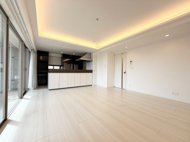 エルシオ玉川上水の居間・リビング|広々約19.3帖！！