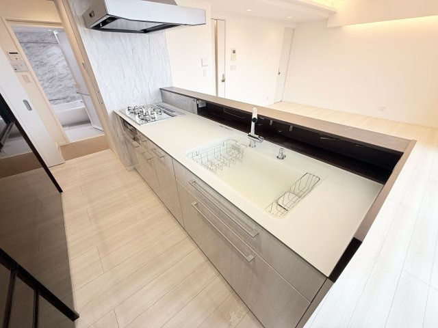 エルシオ玉川上水のキッチン|スパイスニッチが付いているので塩や砂糖などよく使うものはすぐ取り出せるところに置いておけて便利です☆