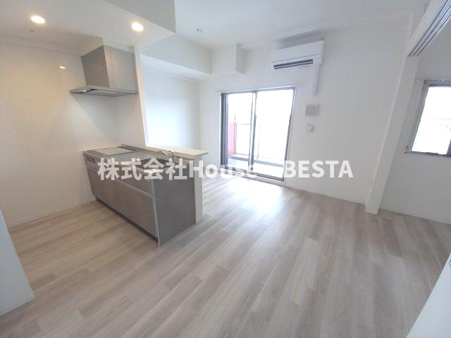 GENOVIA神戸新開地駅前の居間・リビング