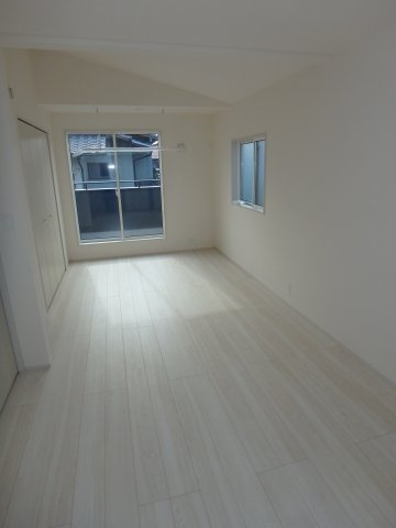 霞ヶ関北5丁目　4LDK新築戸建　駐車２台の洋室