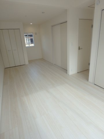 霞ヶ関北5丁目　4LDK新築戸建　駐車２台の洋室