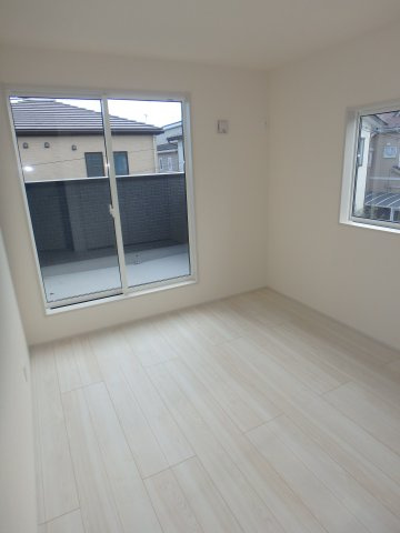 霞ヶ関北5丁目　4LDK新築戸建　駐車２台の洋室