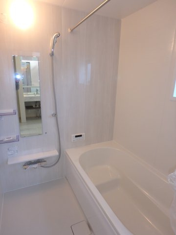 霞ヶ関北5丁目　4LDK新築戸建　駐車２台の浴室